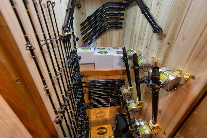 Amuck Yacht Photos Pics 