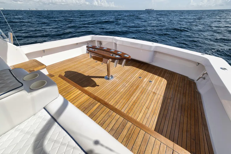 Amuck Yacht Photos Pics 