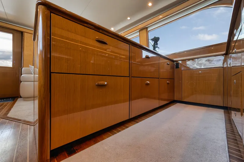 Amuck Yacht Photos Pics 