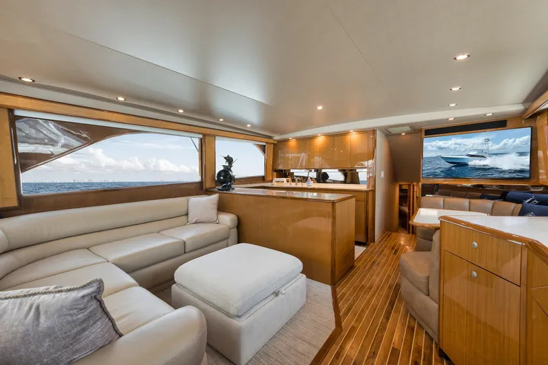 Amuck Yacht Photos Pics 