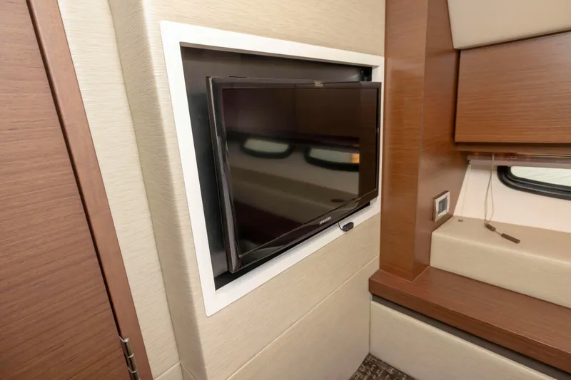 Apres Ski Yacht Photos Pics 