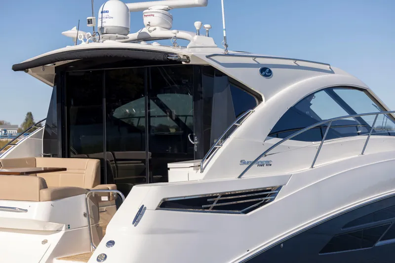 Apres Ski Yacht Photos Pics 