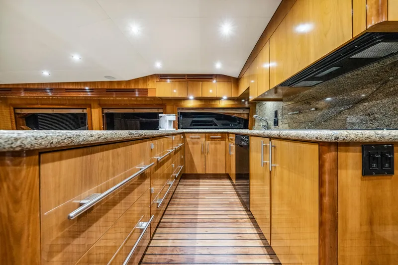 Cast Away Yacht Photos Pics 