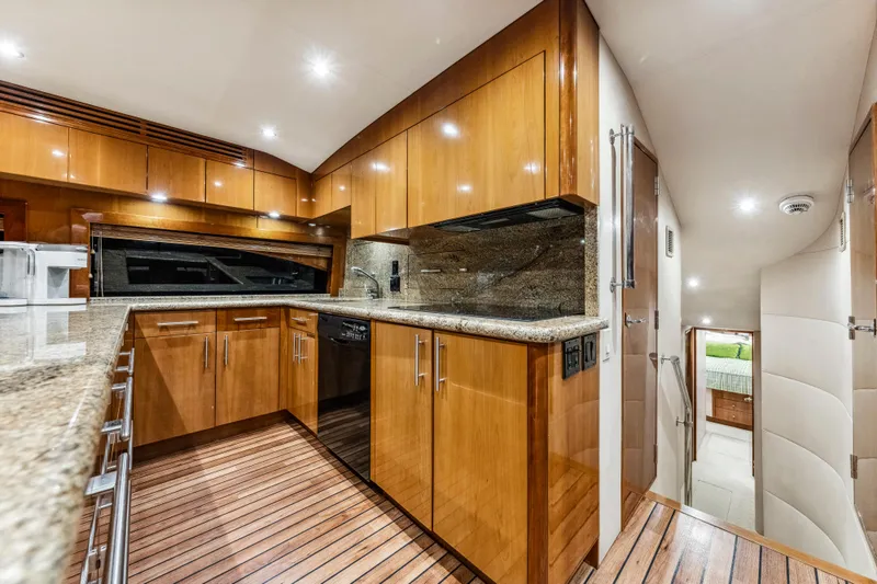 Cast Away Yacht Photos Pics 