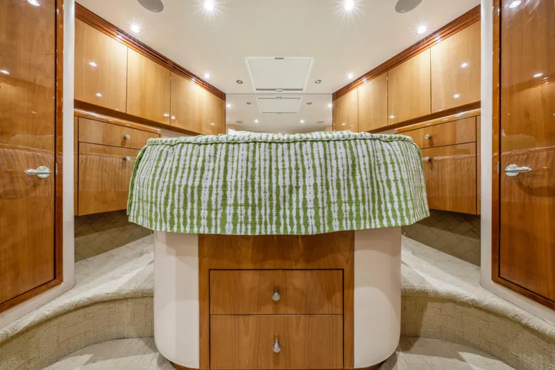 Cast Away Yacht Photos Pics 