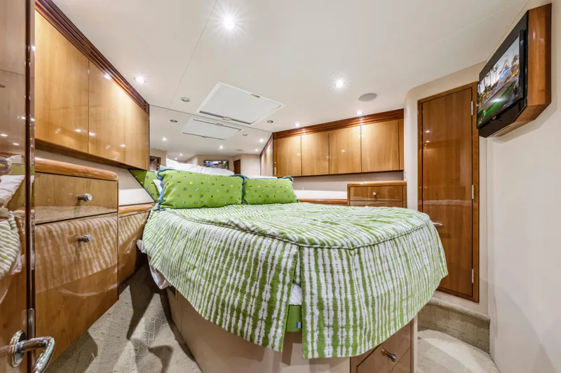 Cast Away Yacht Photos Pics 