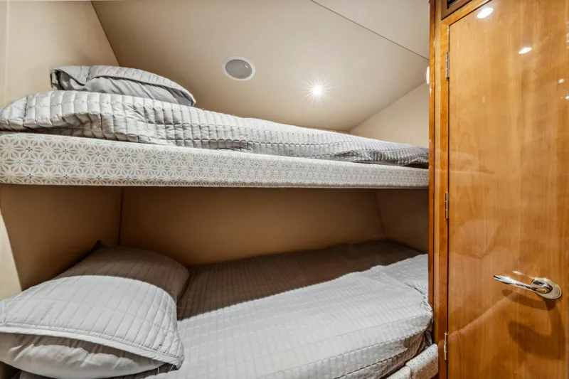 Cast Away Yacht Photos Pics 