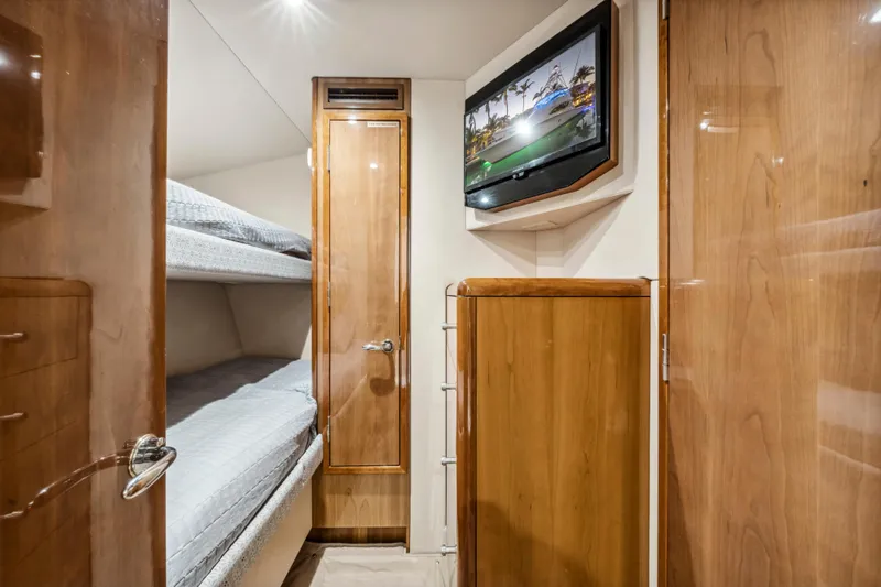 Cast Away Yacht Photos Pics 