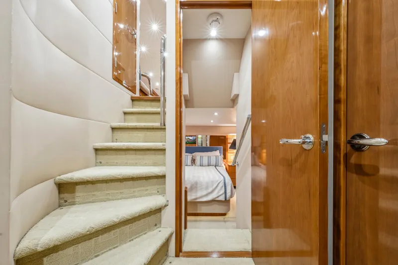 Cast Away Yacht Photos Pics 