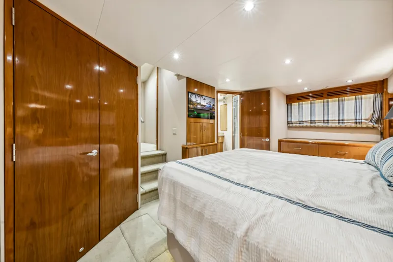 Cast Away Yacht Photos Pics 