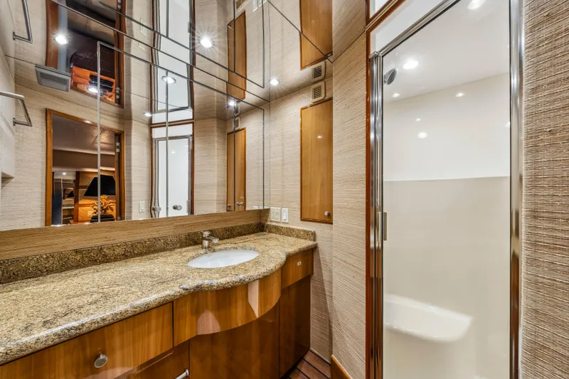 Cast Away Yacht Photos Pics 