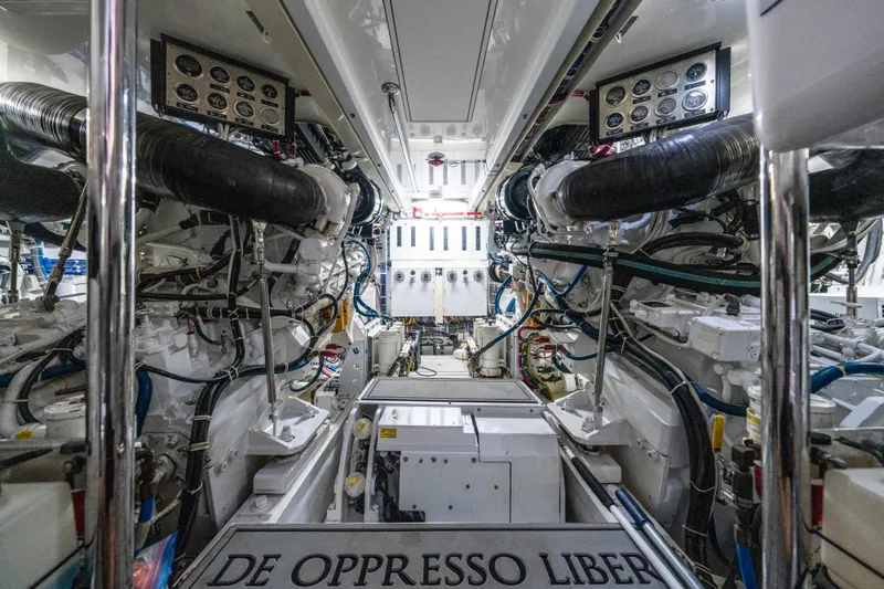 Cast Away Yacht Photos Pics 