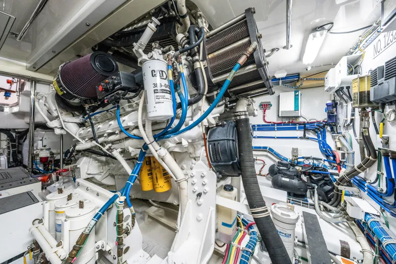 Cast Away Yacht Photos Pics 