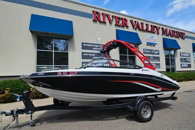 Yamaha Boats AR195