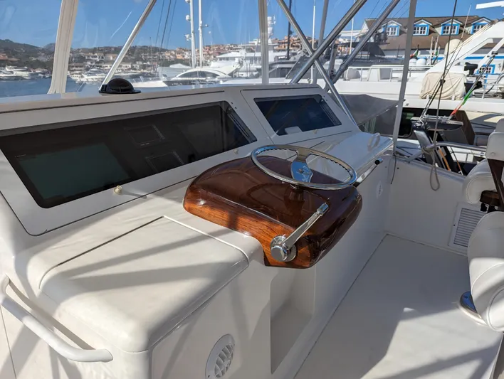 Yellowfin Yacht Photos Pics Viking 54 Convertible helm station