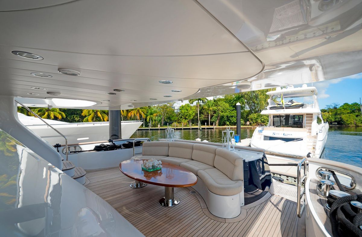 2003 Benetti 115 