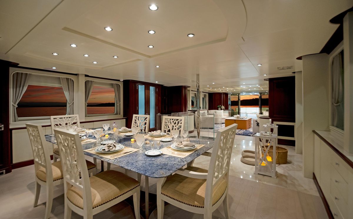 2003 Benetti 115 