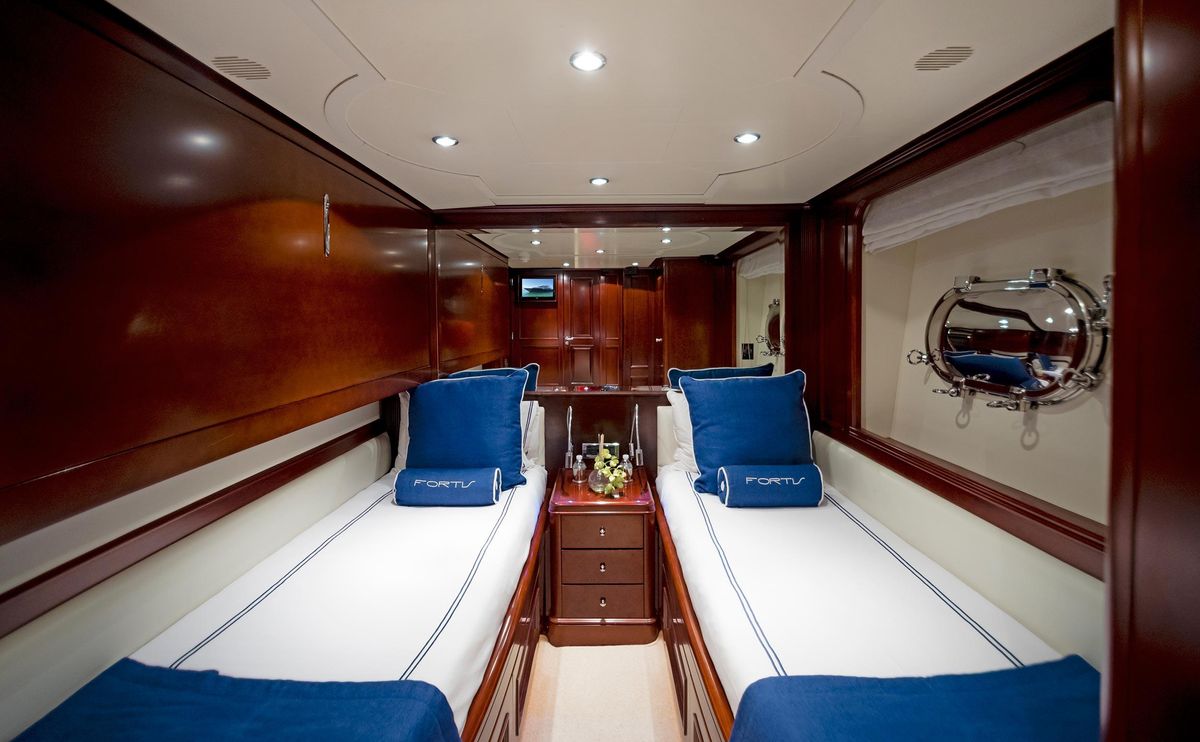 2003 Benetti 115 