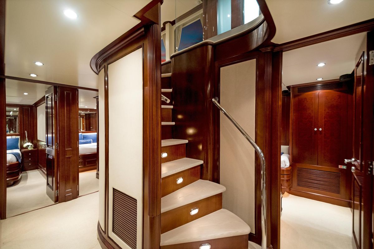 2003 Benetti 115 