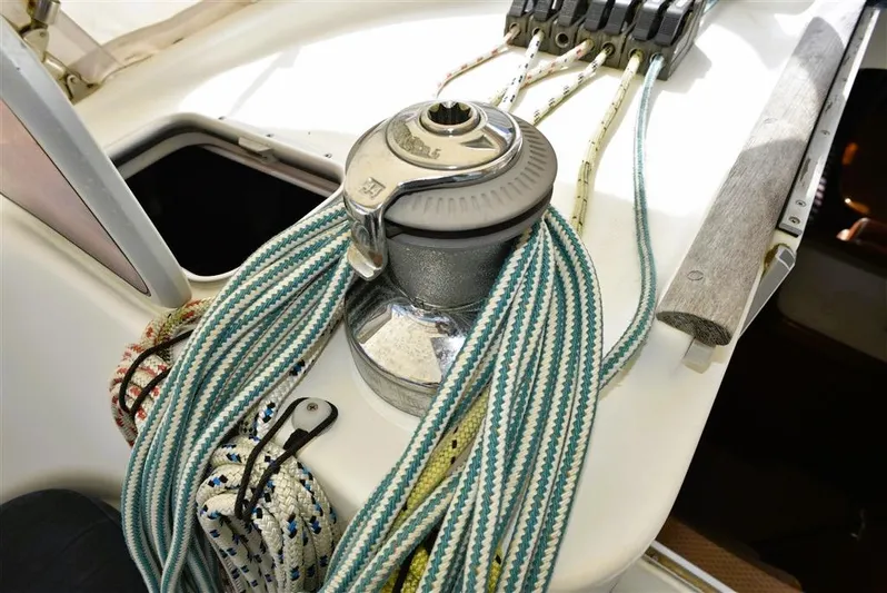  Yacht Photos Pics Beneteau Oceanis 473 sailboat winch and ropes, 2002 model.