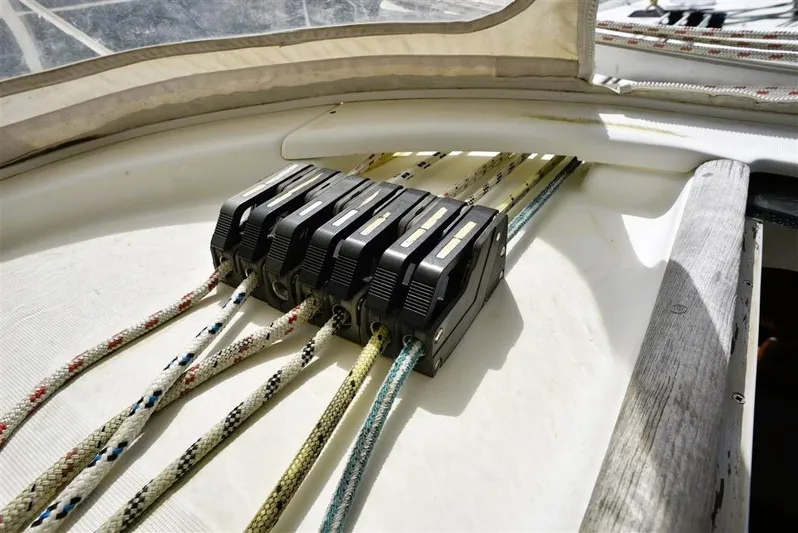  Yacht Photos Pics Sailboat rigging on Beneteau Oceanis 473, year 2002.