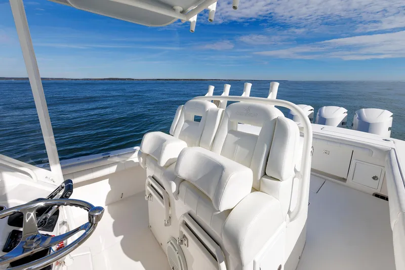 Rodzina Yacht Photos Pics Regulator 34 RODZINA - Helm Seating