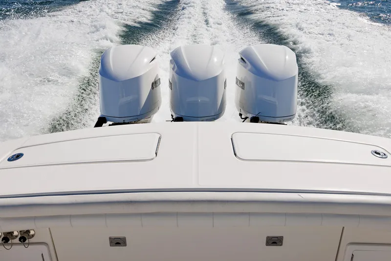 Rodzina Yacht Photos Pics Regulator 34 RODZINA - Triple Yamaha Engines