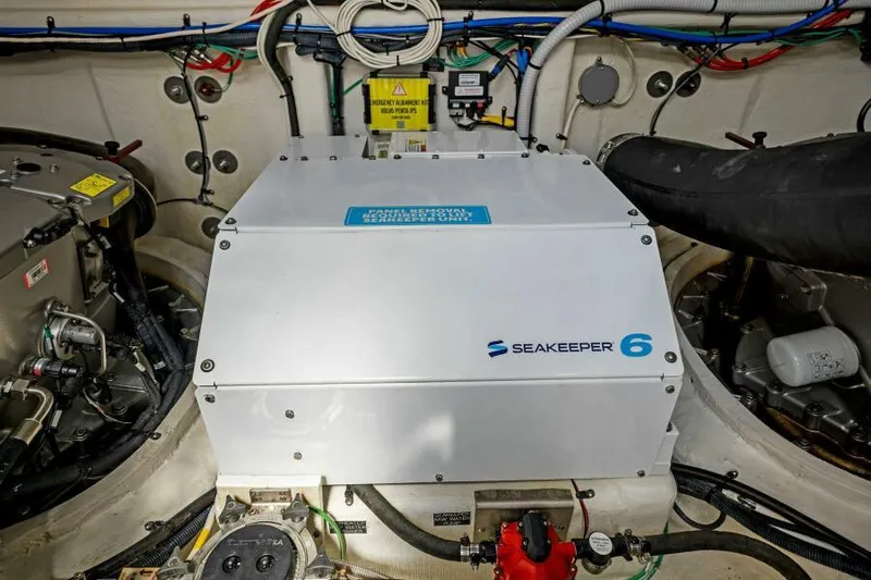 Mint 2 Bee Yacht Photos Pics Engine Room