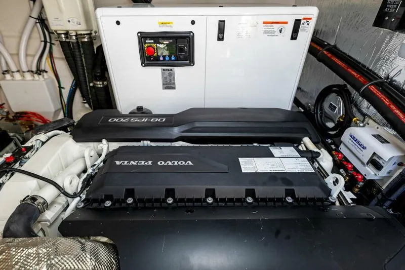 Mint 2 Bee Yacht Photos Pics Engine Room