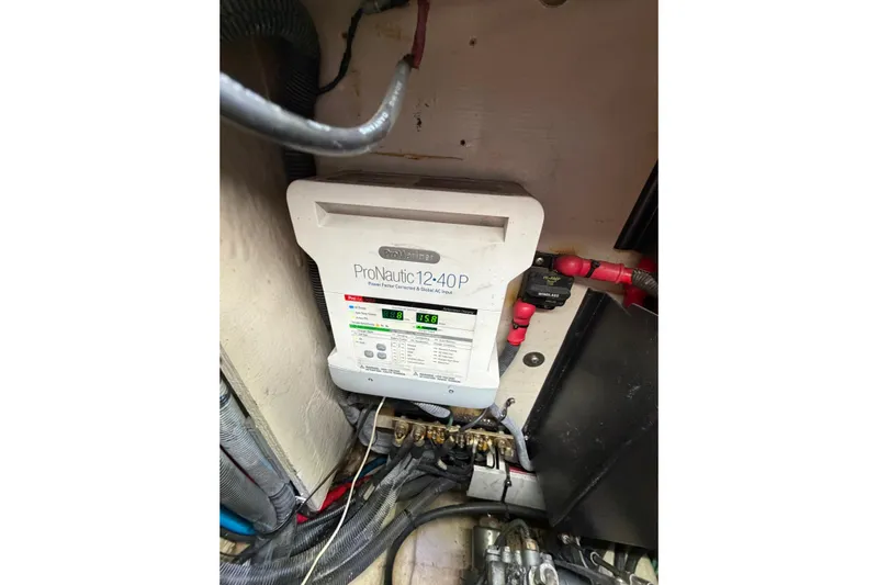 Good Juju Yacht Photos Pics ProNautic 12-40P charger in 2005 Sea Ray 360 Sundancer engine room.