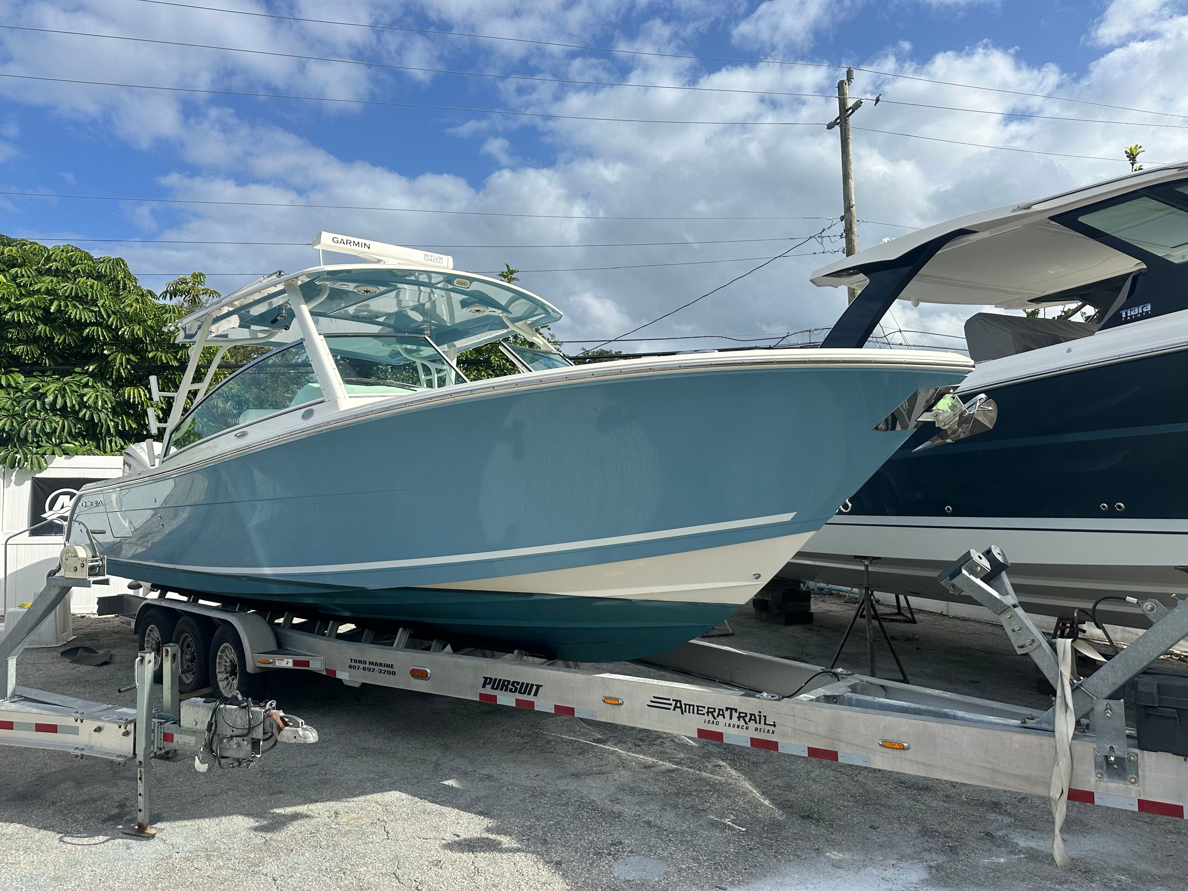 2020 COBIA 330 DC - Image 2