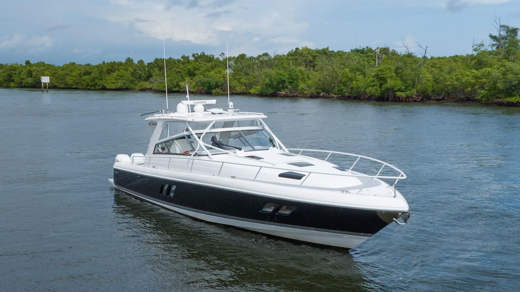 2019 Intrepid 475 Sport Yacht