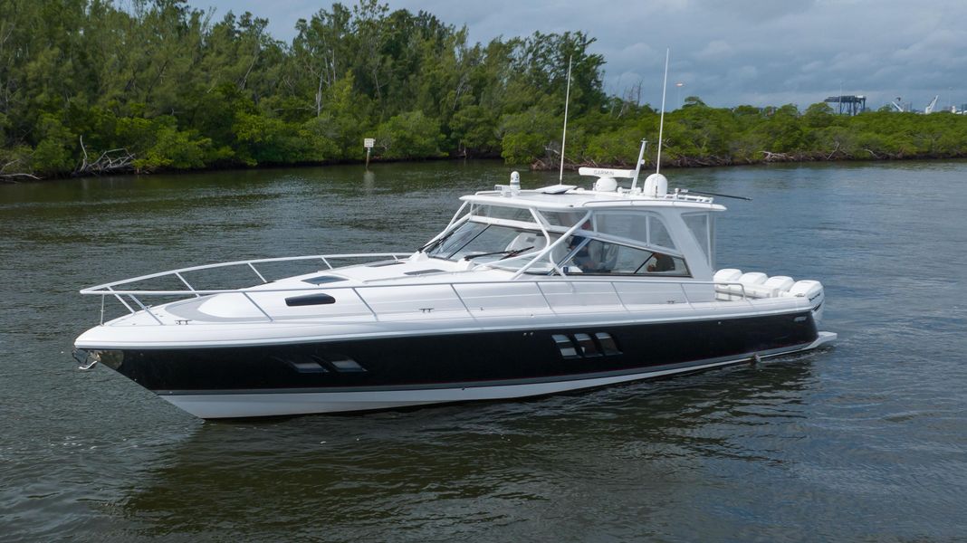 2019 Intrepid 475 Sport Yacht