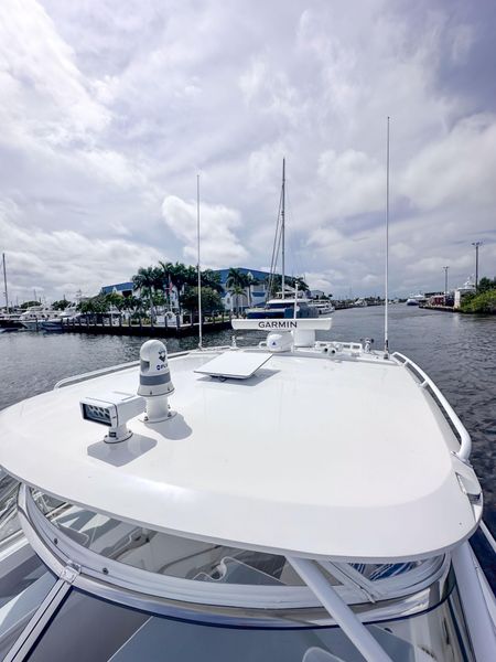 2019 Intrepid 475 Sport Yacht