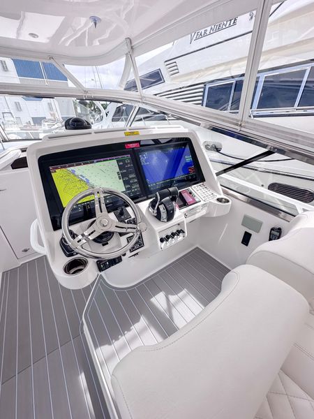 2019 Intrepid 475 Sport Yacht