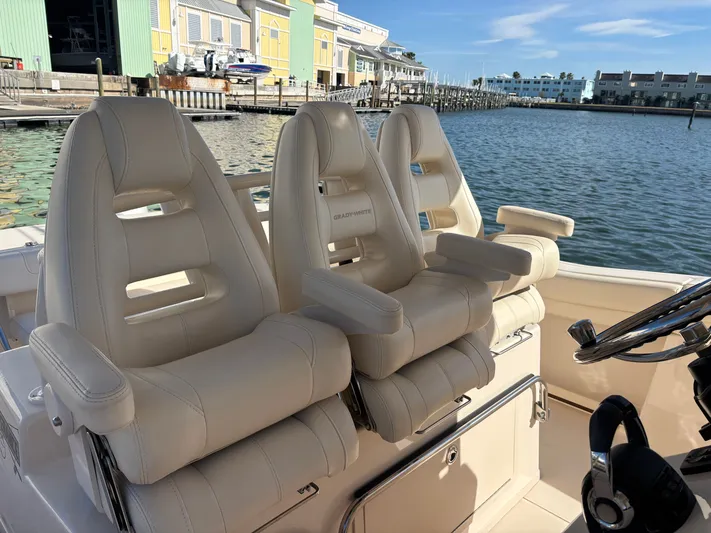  Yacht Photos Pics 2020 GRADY-WHITE 336 CANYON - Image 23