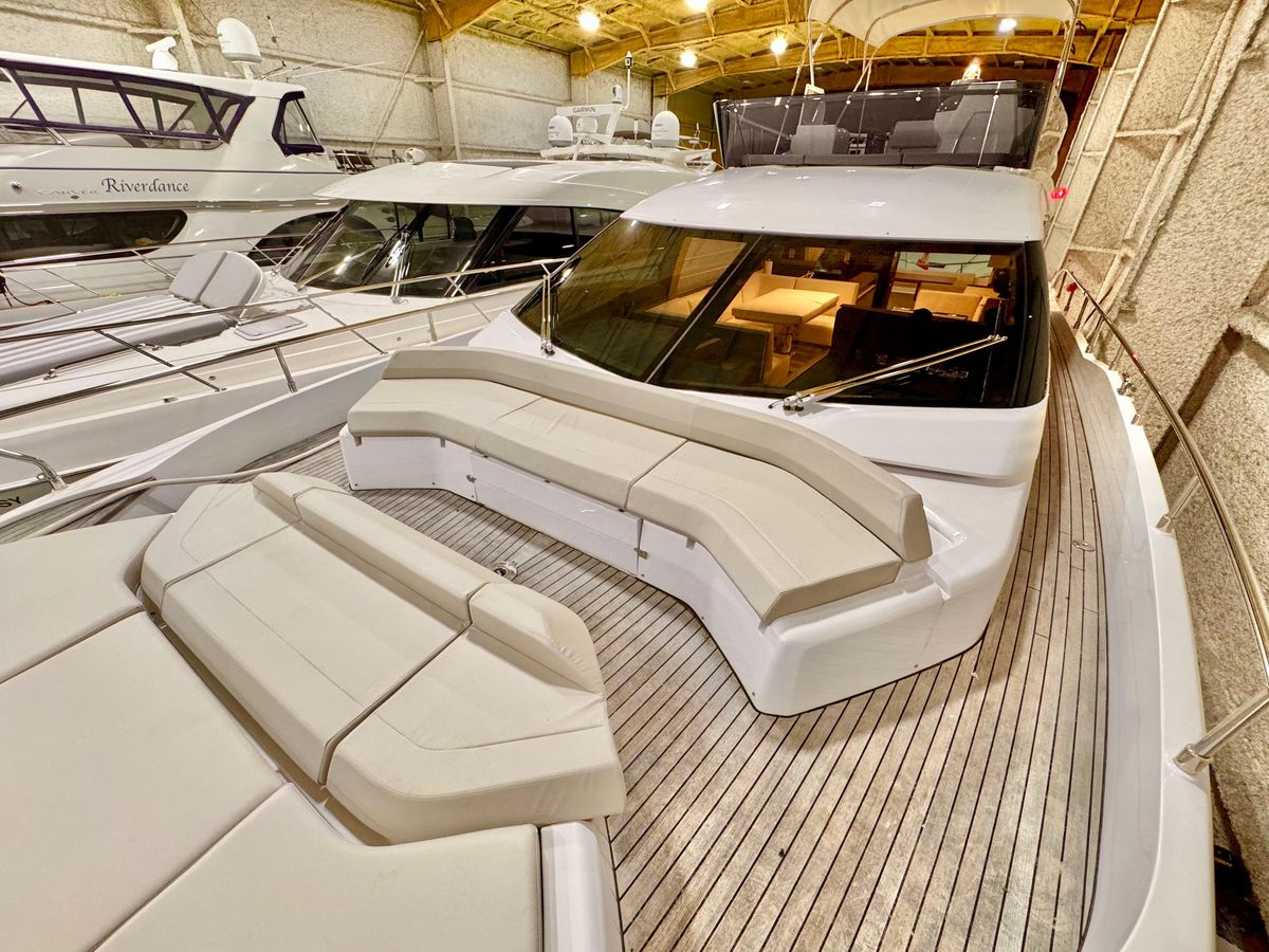 2022 Ferretti Yachts 57 