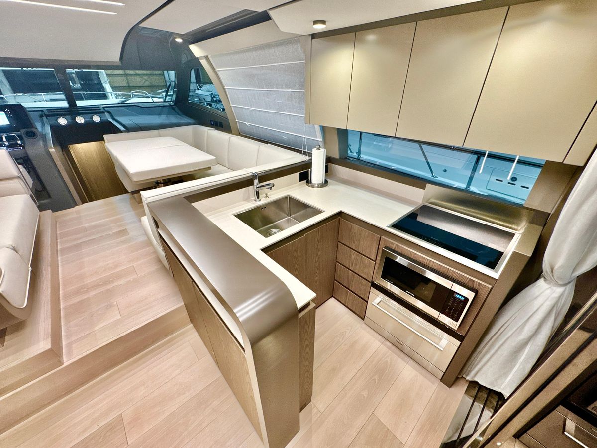 2022 Ferretti Yachts 57 