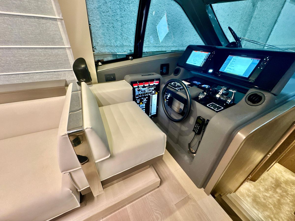 2022 Ferretti Yachts 57 