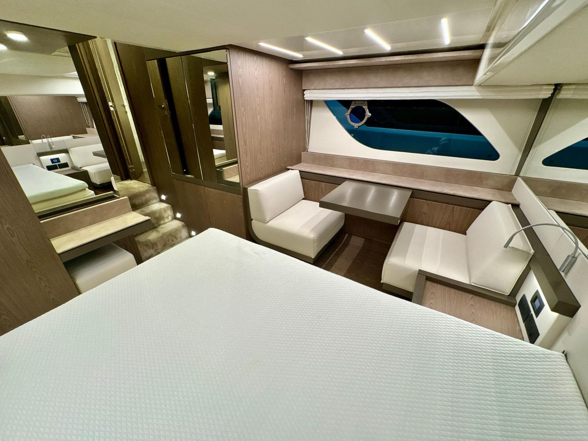 2022 Ferretti Yachts 57 