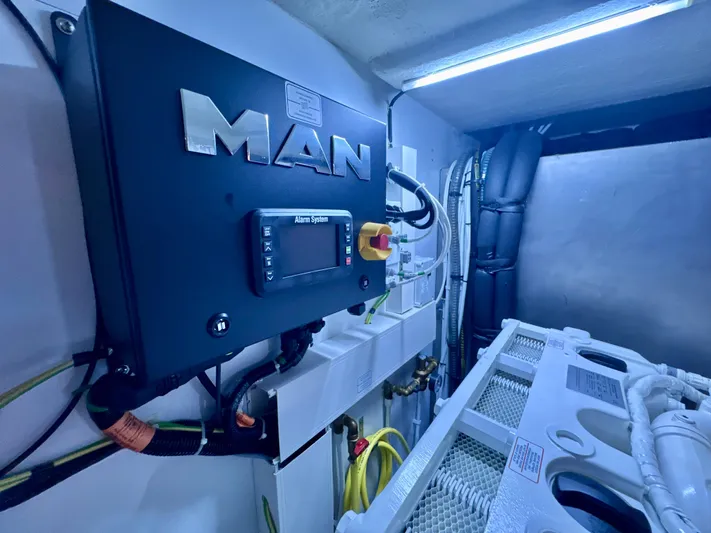 Time To Fly Yacht Photos Pics 