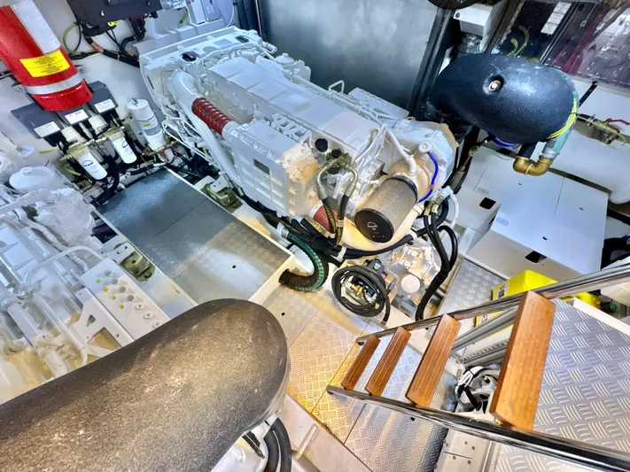 Time To Fly Yacht Photos Pics 