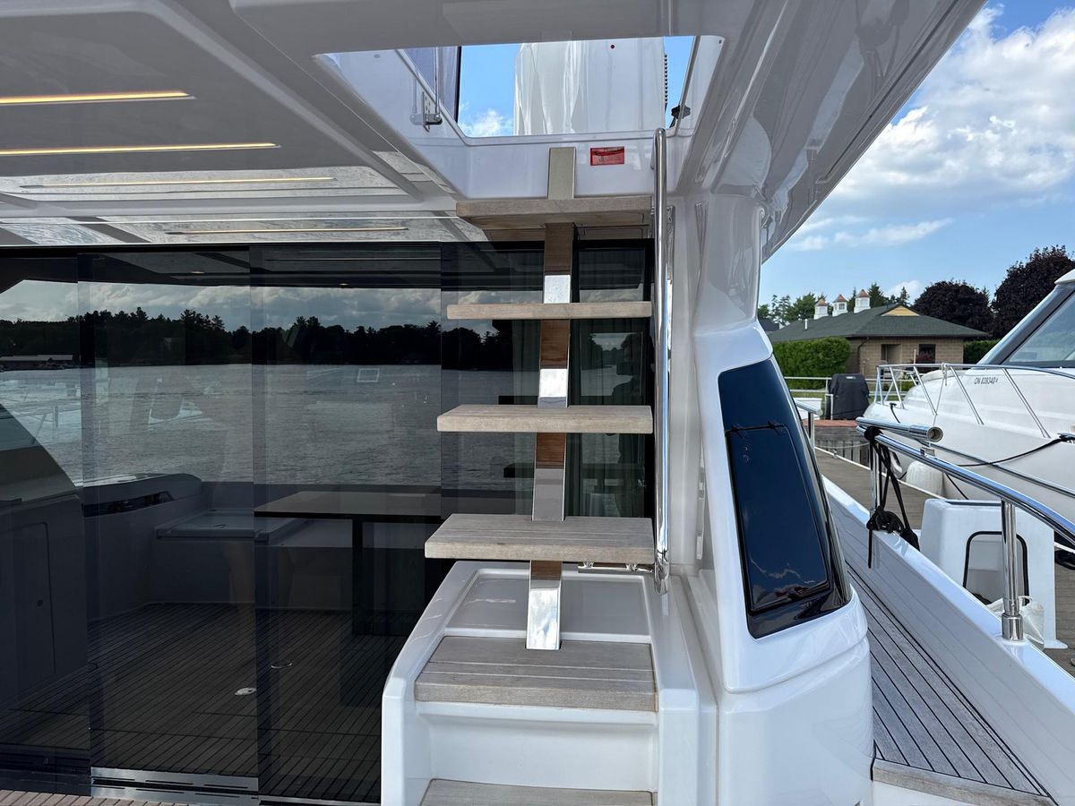 2022 Ferretti Yachts 57 