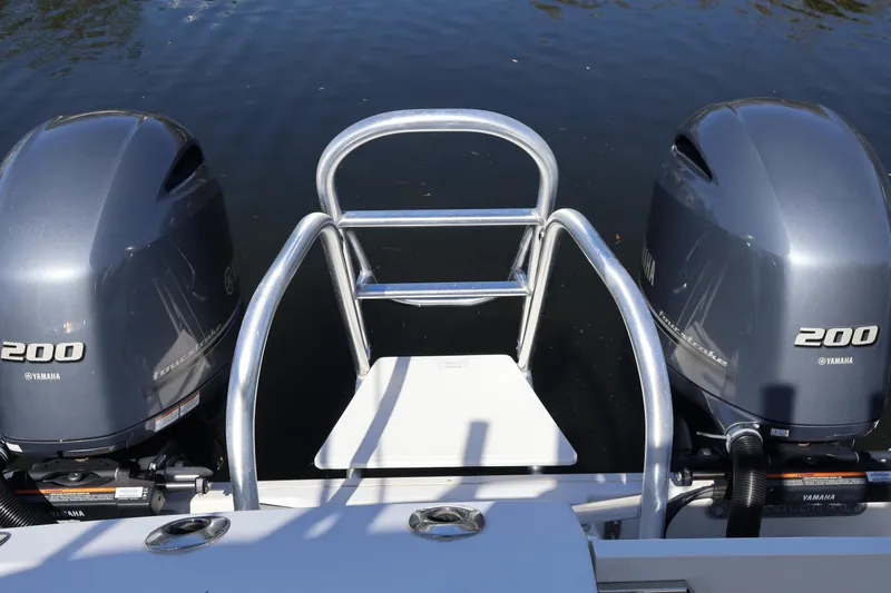  Yacht Photos Pics 2022 World Cat 280 CC-X boat with dual Yamaha 200 engines on water.