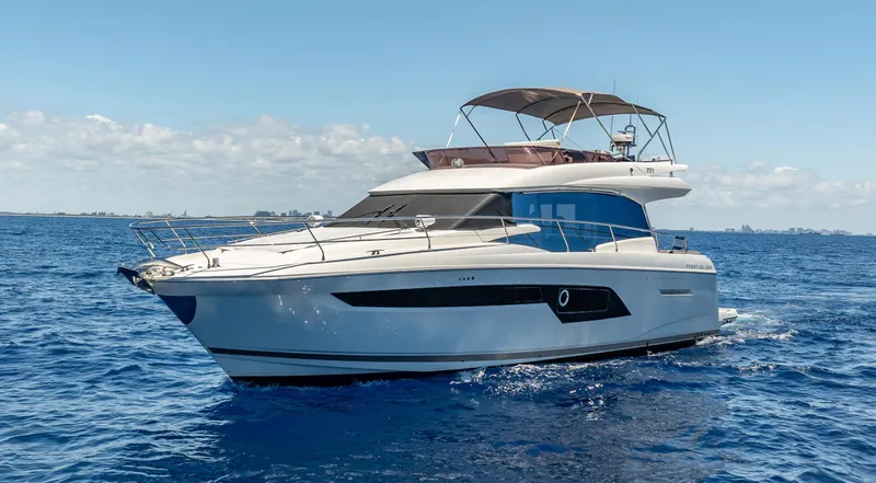 Aura Yacht Photos Pics 