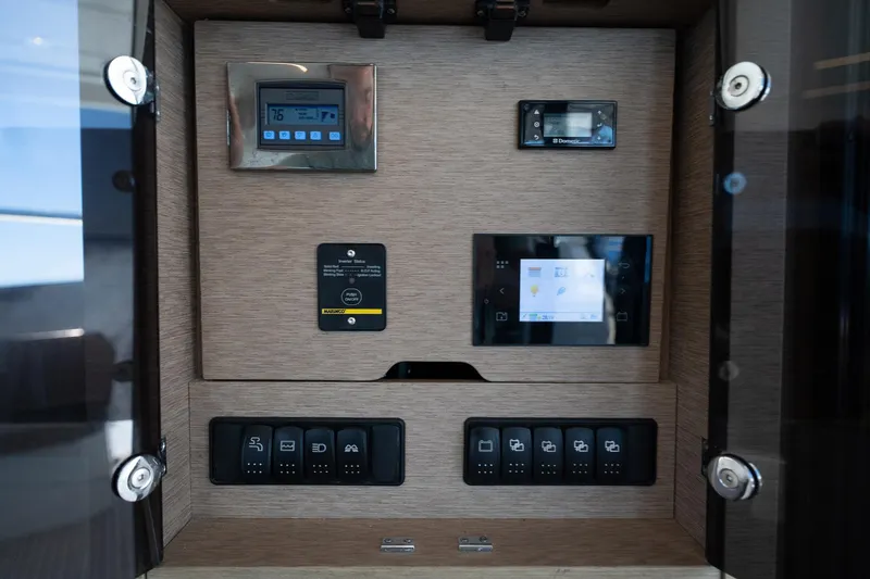 Aura Yacht Photos Pics 