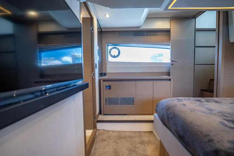 Aura Yacht Photos Pics 