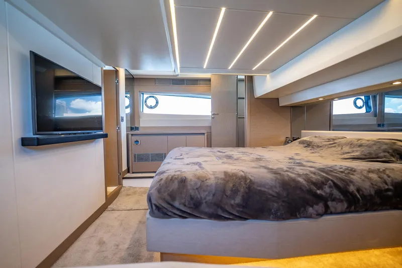 Aura Yacht Photos Pics 