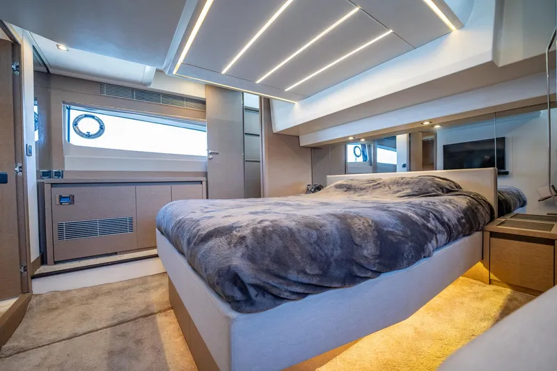 Aura Yacht Photos Pics 