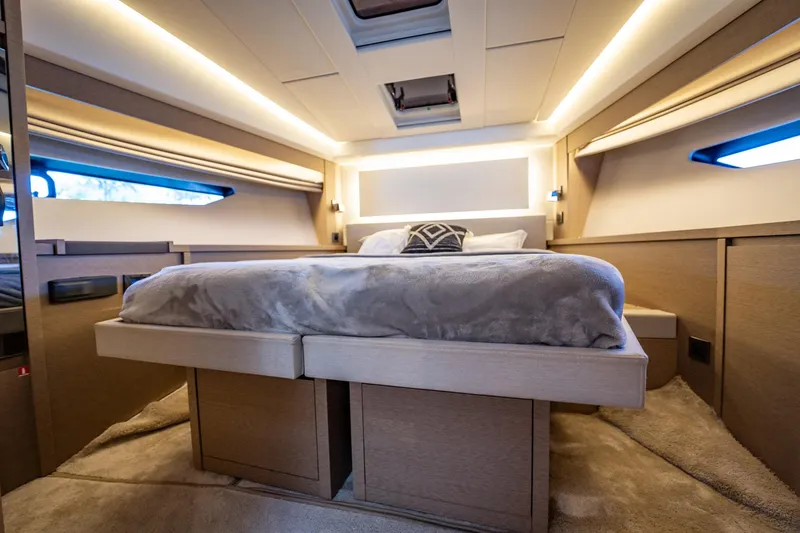 Aura Yacht Photos Pics 